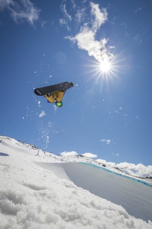 Action packed day of Halfpipe and Boarder-Cross at the Cardrona Snow Sports NZ Freestyle Junior Nationals 