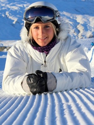 Clark and Hirano Thrill Crowd in FIS Snowboard Halfpipe World Cup at Audi quattro Winter Games NZ 2013